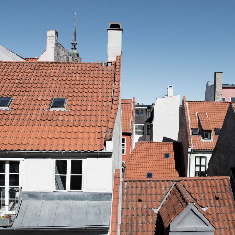 Et internationalt forlag med lokal forankring