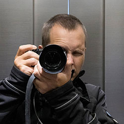Timo Anttila with camera Sony A6400
