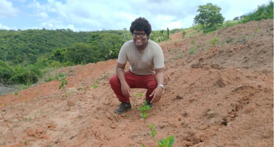 Photo: Joaquim Freitas, planting project coordinator at Cepan, monitoring the sapling growth