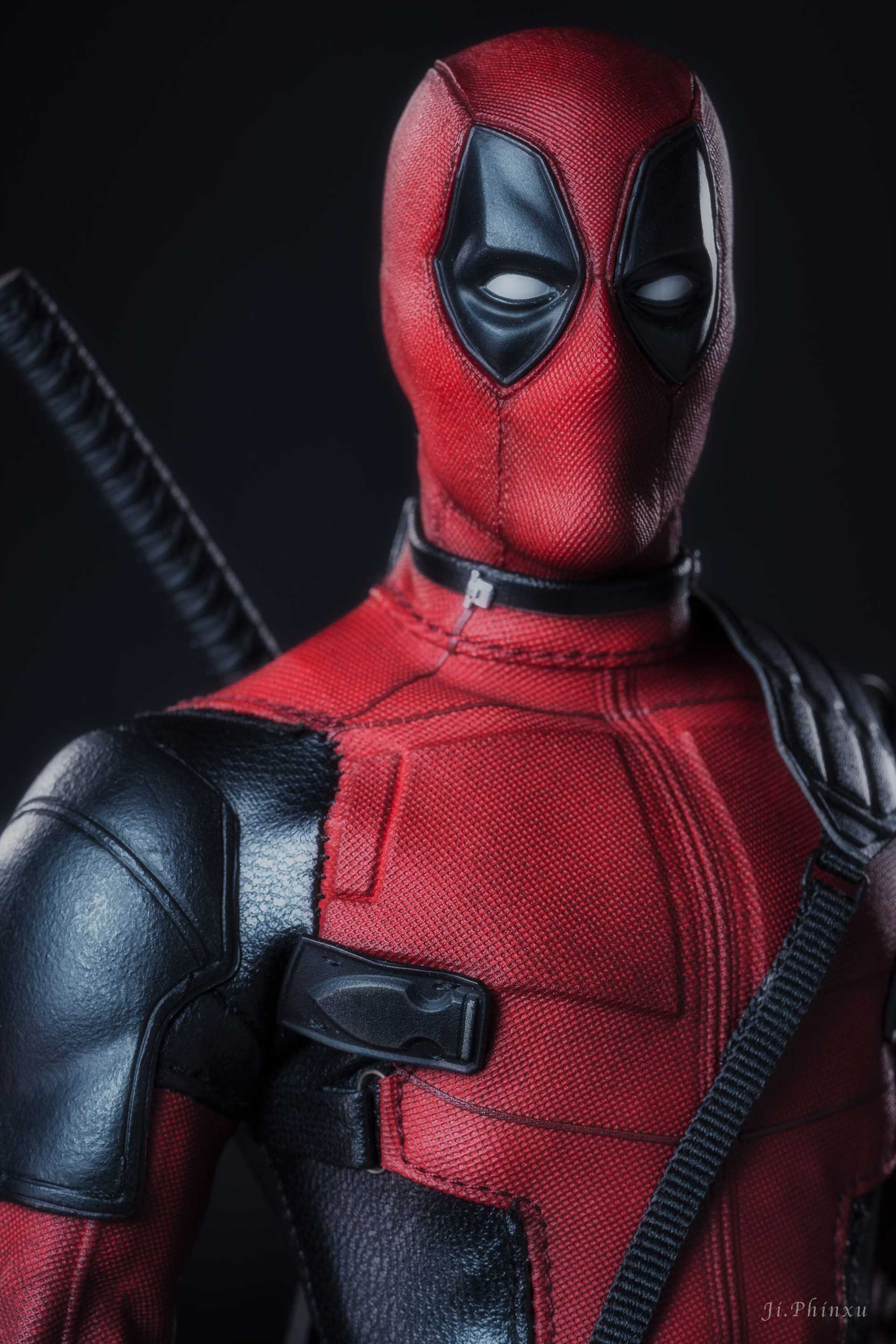 Deadpool 2 Deadpool 1/6th Scale Collectible Figure