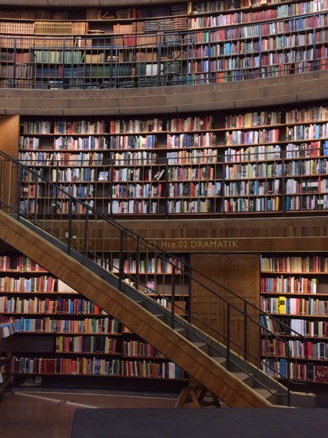 oh my god twitter doesn’t include alt text from images in their API