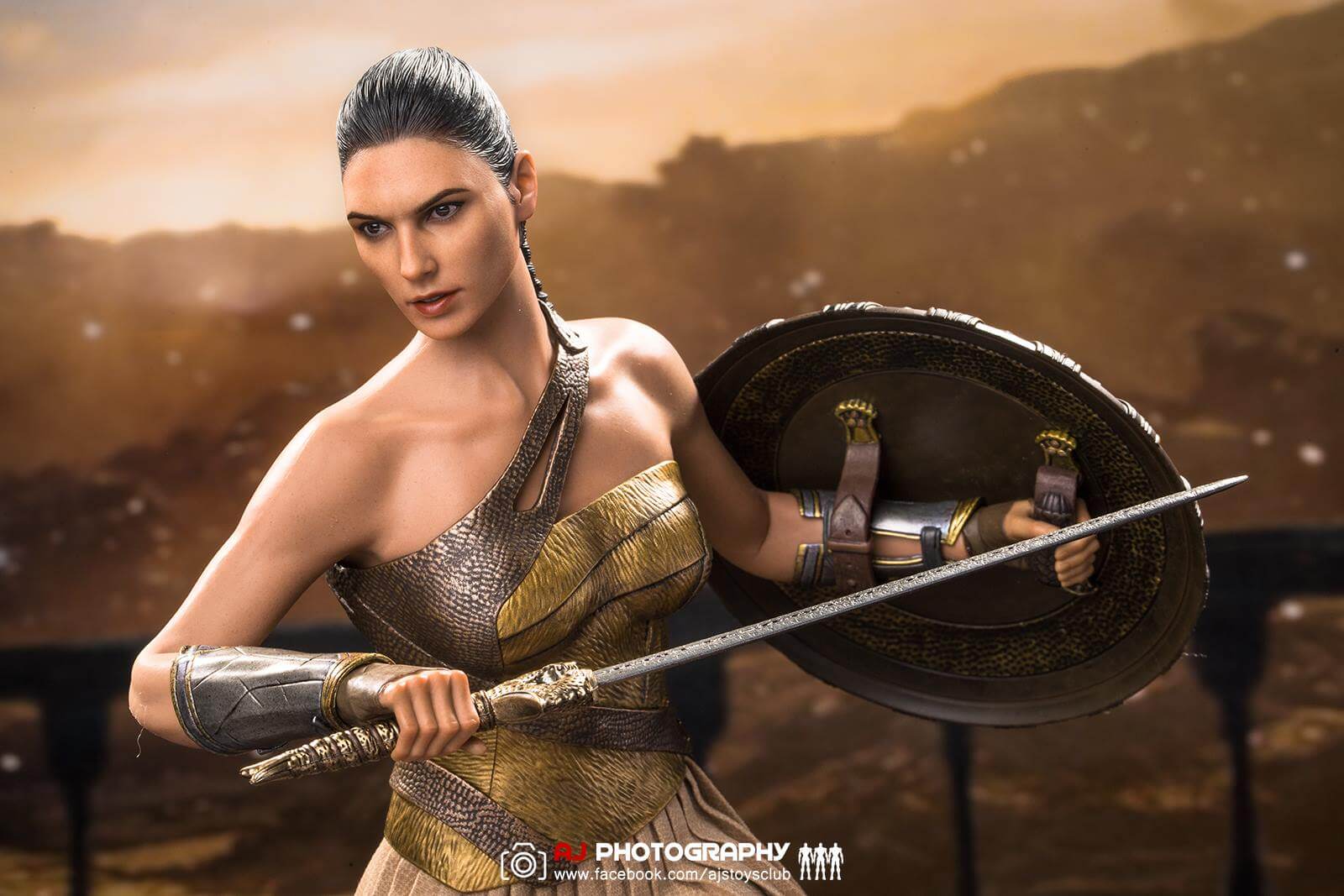 Hot Toys 1/6 Wonder Woman Training Armor Version