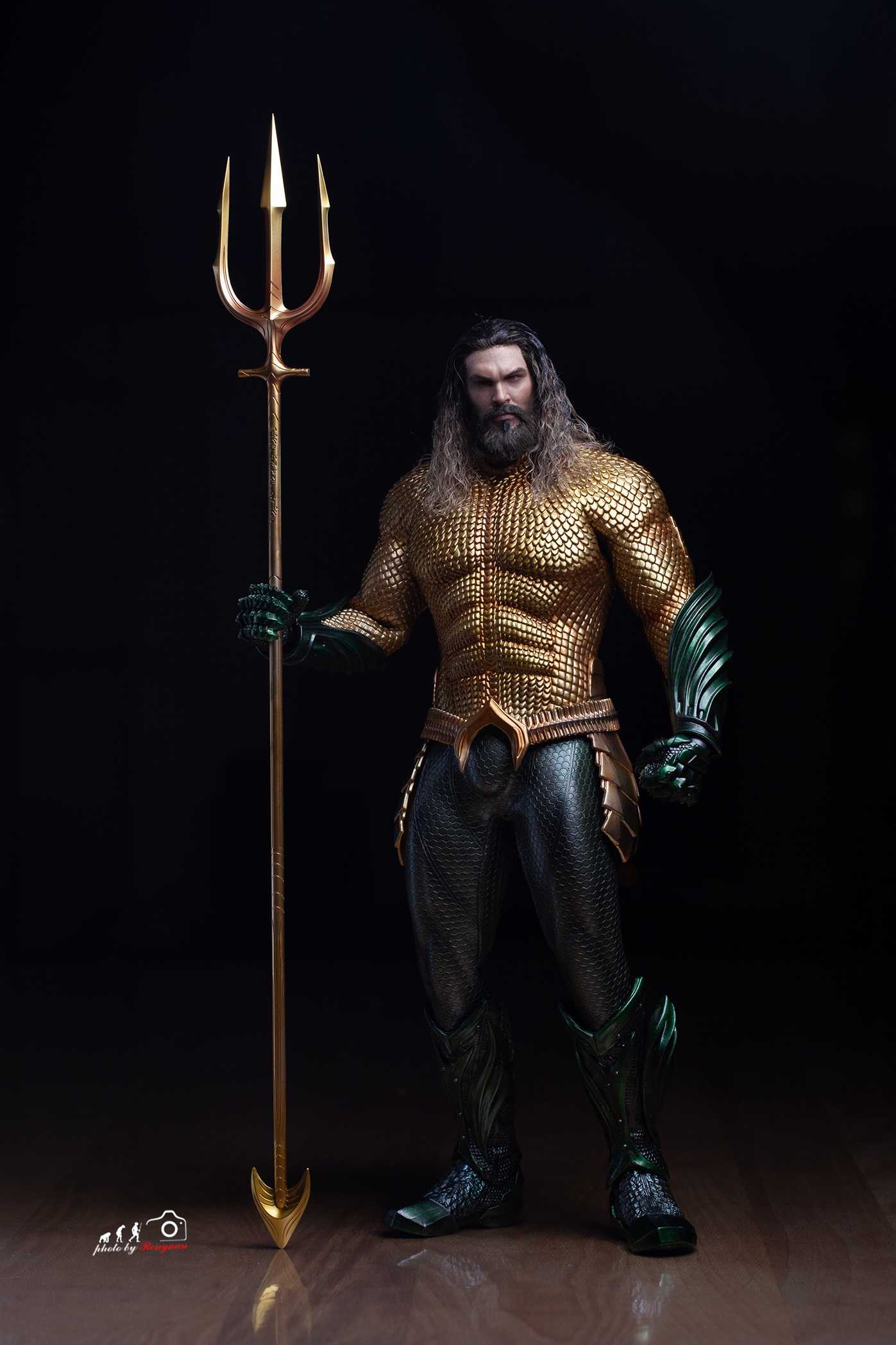 Hot Toys Aquaman 1/6 Scale Figure