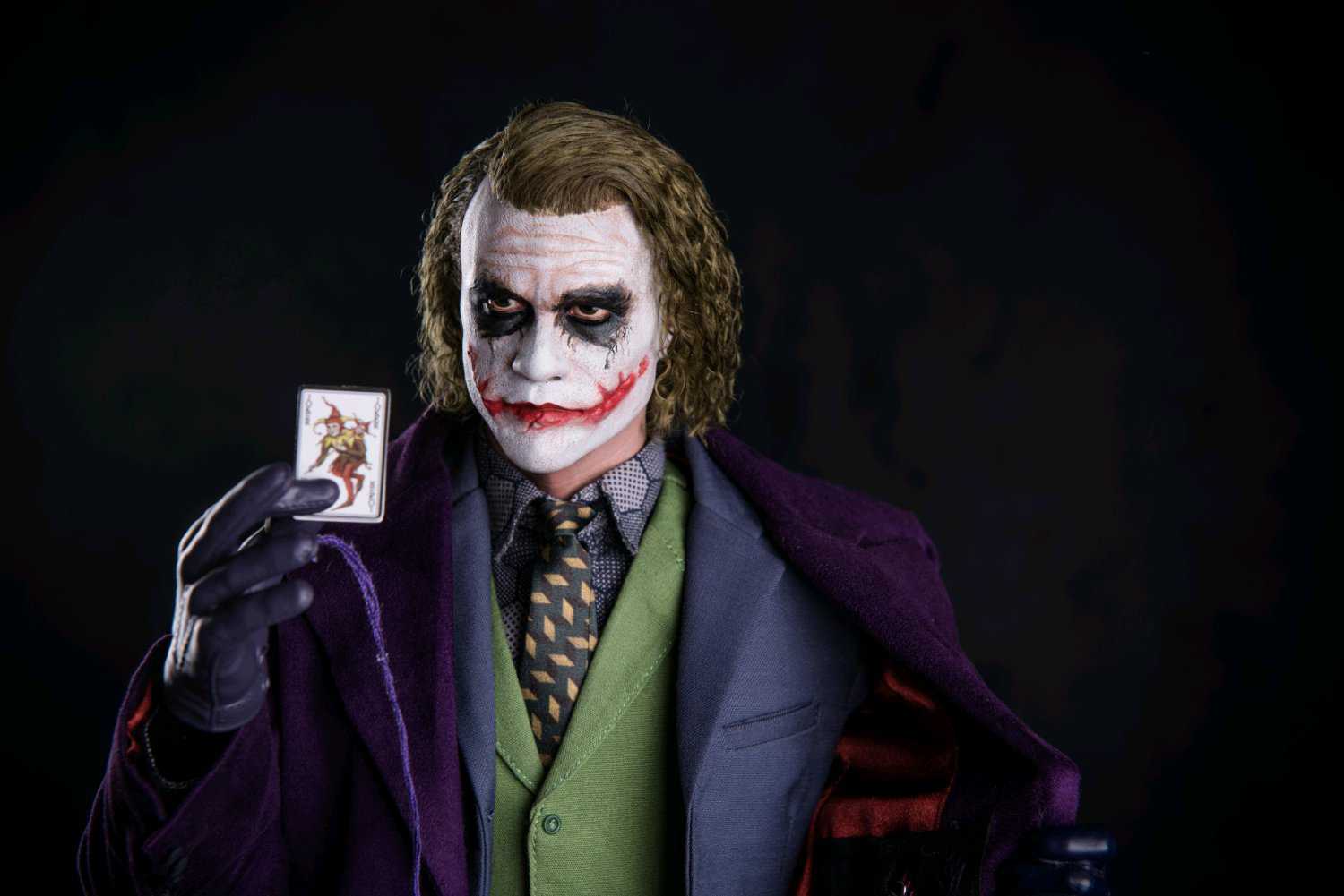 Joker Dark Knight 1/4 Scale