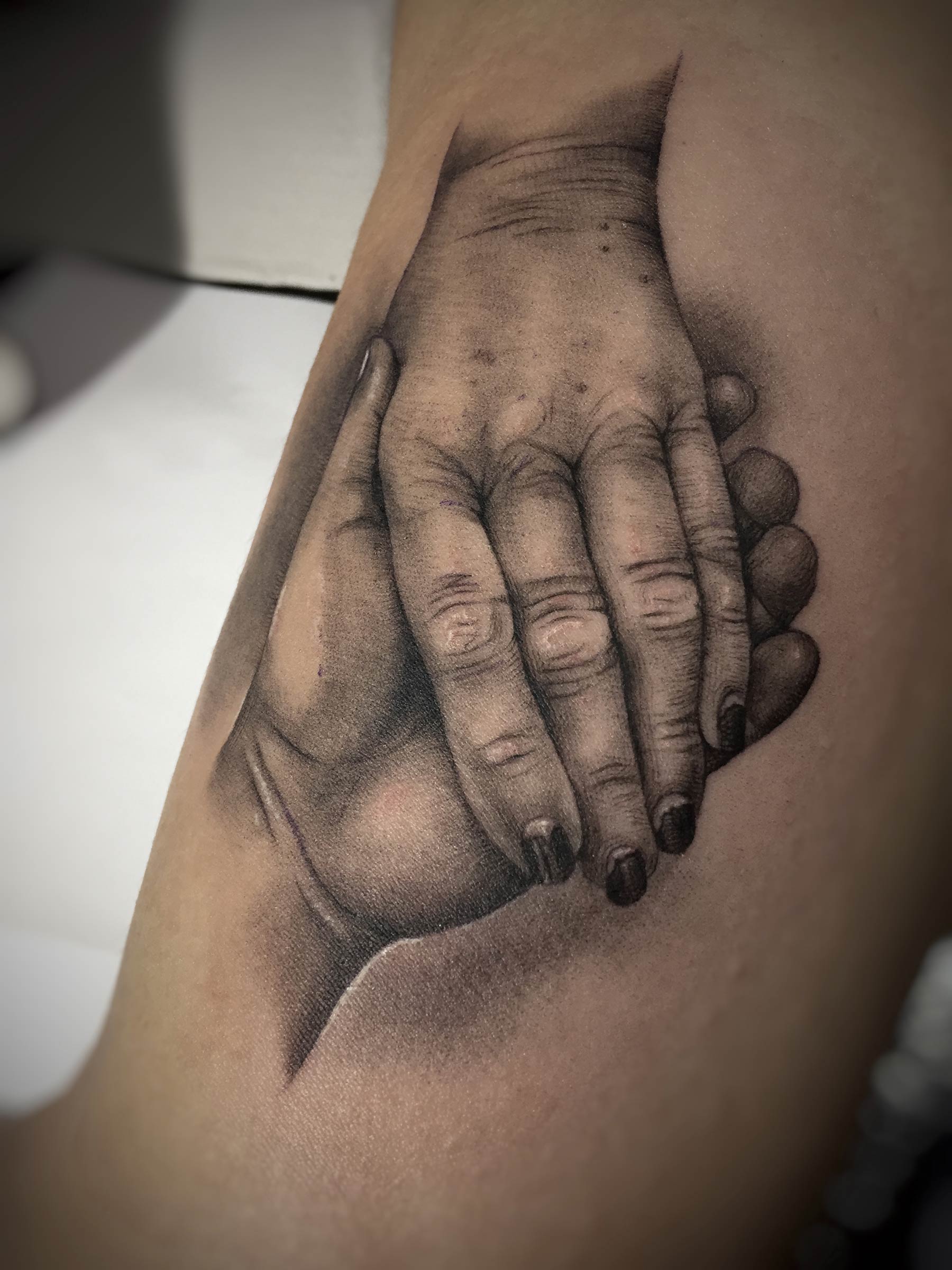 tatuaje manos