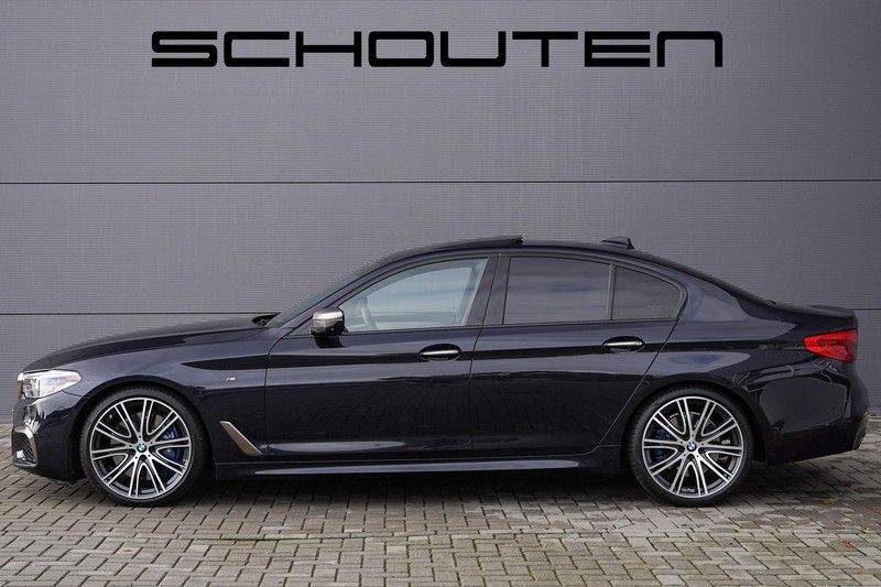 BMW 5 Serie M550i xDrive High Executive M-Pakket Pano B&W Nachtzicht Camera 360 20" afbeelding 8