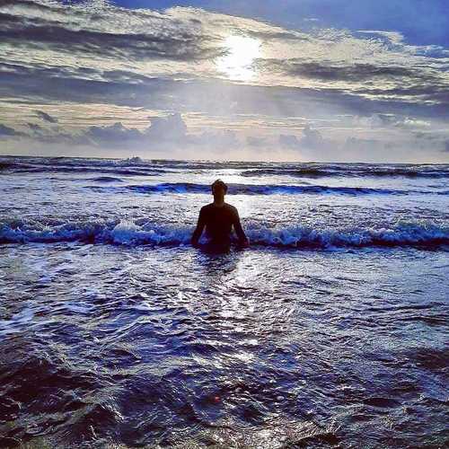Salt water heals all wounds. 
.
.
.
#ashmeetsehgal #ashmeetsehgaldotcom 
.
.
.
#beach #travel #summer #sea #nature #sunset #love #photography #beachlife #ocean #sun #photooftheday #instagood #beautiful #travelphotography #vacation #picoftheday #sky #holiday #instagram #like #landscape #surf #waves #travelgram #photo #sand #beachvibes
