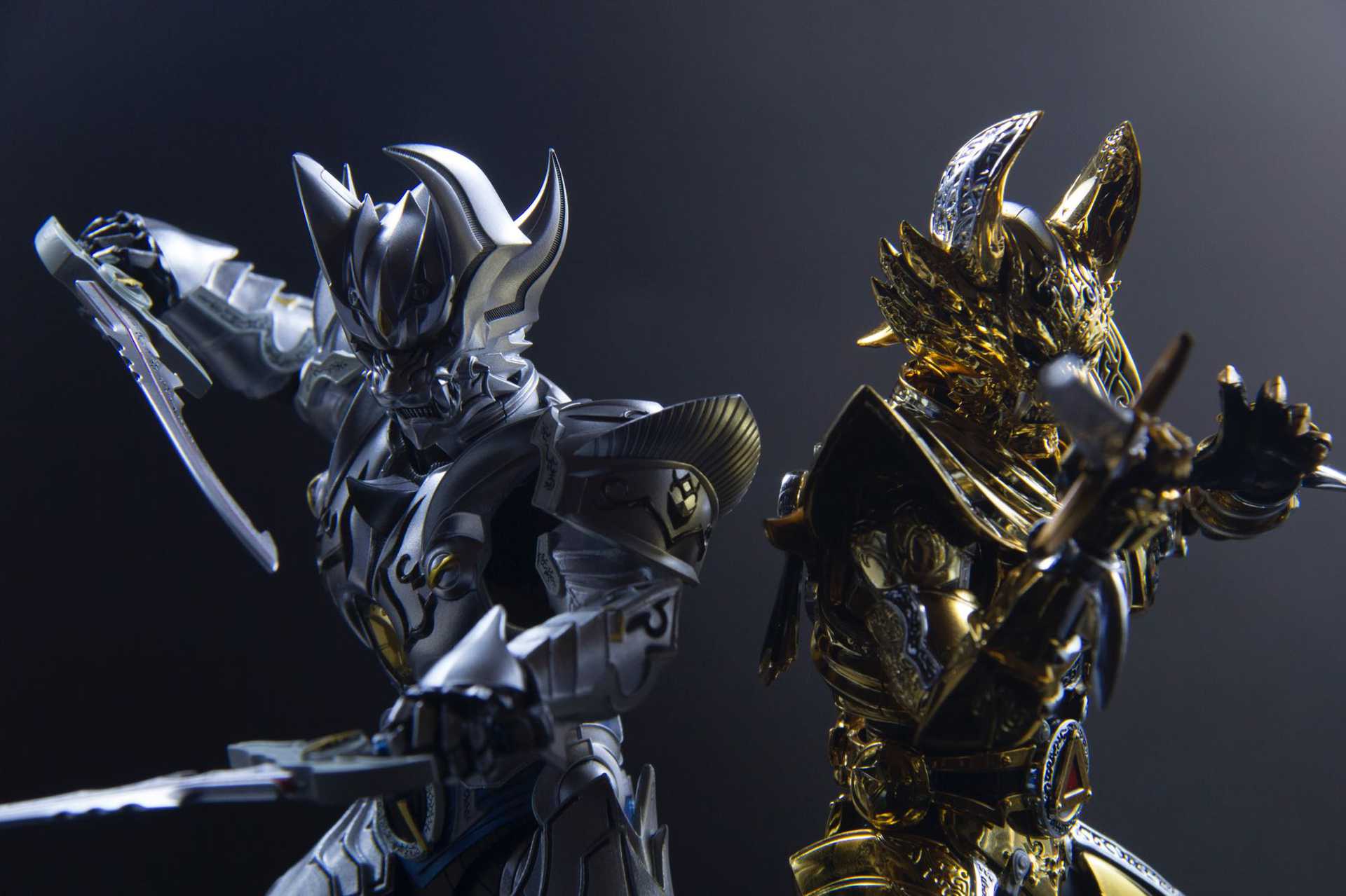 SH Figuarts Golden Knight Garo V.S. Ginga Kishi Zero