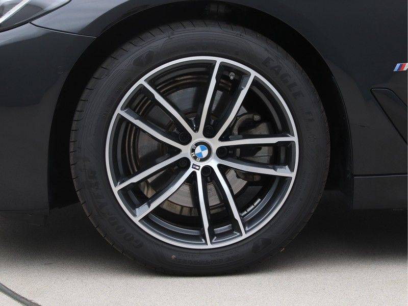 BMW 5 Serie 520d Sedan High Exe M-Sport afbeelding 24