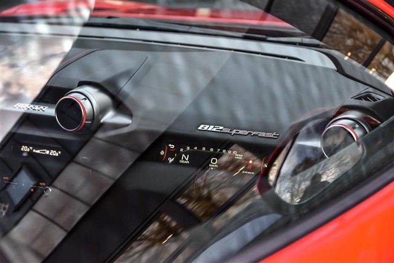 Ferrari 812 SUPERFAST LIFT+CARBON SEAT+PASS.DISPLAY+LED STUUR afbeelding 5