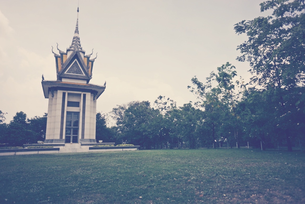 Choeung Ek, memorial stupa