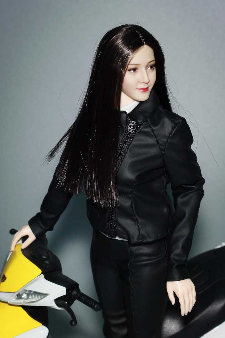 Dilraba Dilmurat Fashion Show