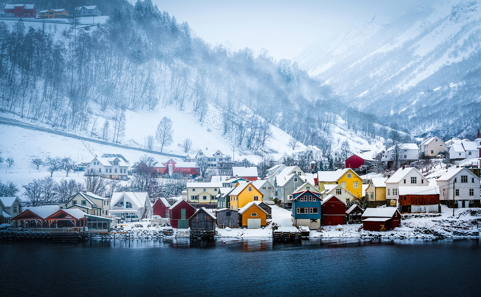 Norwegian Xmas, Mythical Creatures, Snowball Art, Reindeer & More: Endnotes 10 December