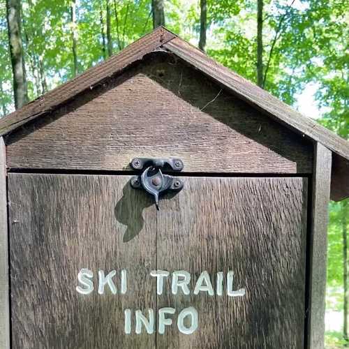 Ski trail info anyone? #hartlandvt #windsorvt #squirrelsofinstagram
