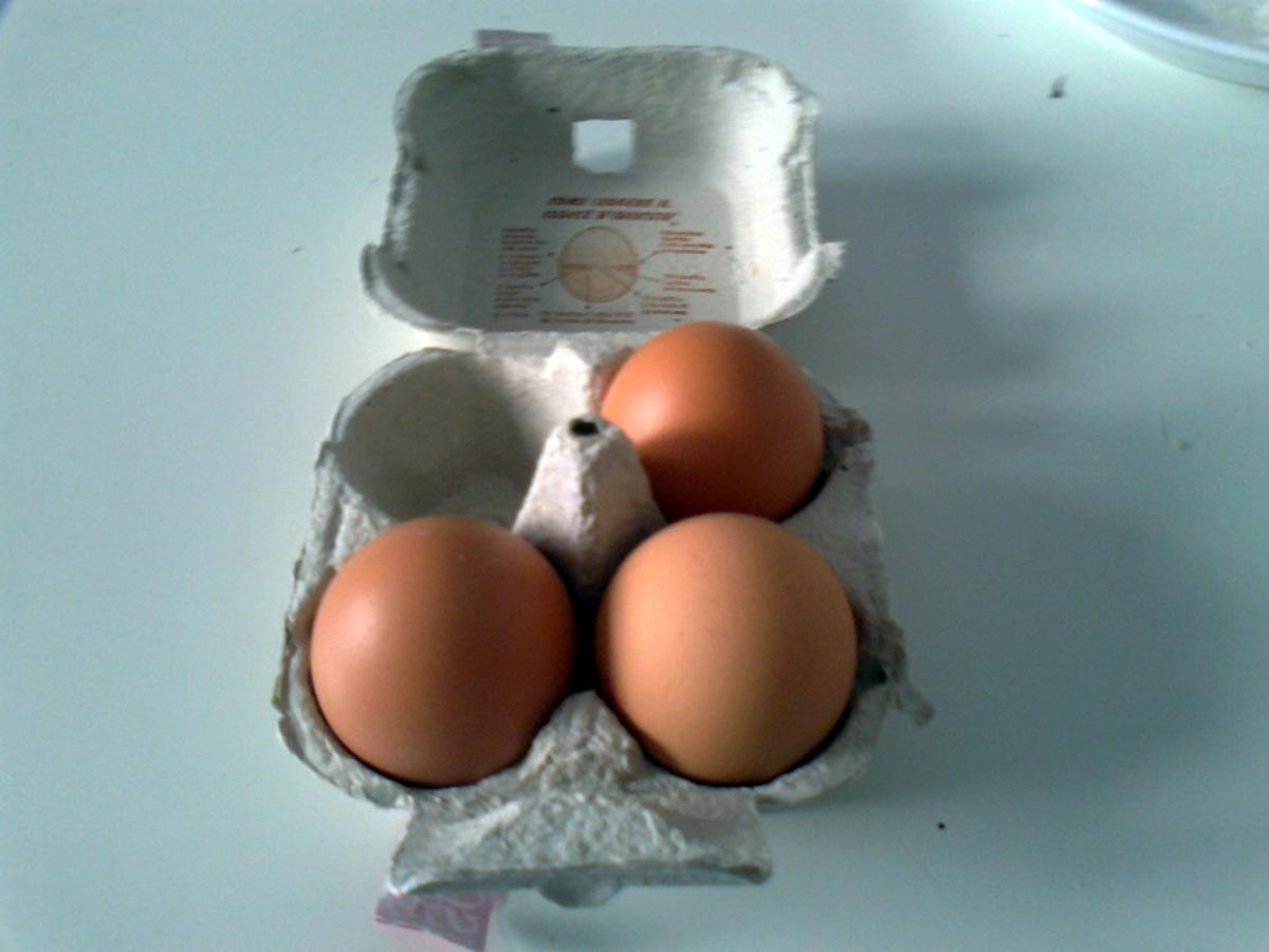 • 3 uova