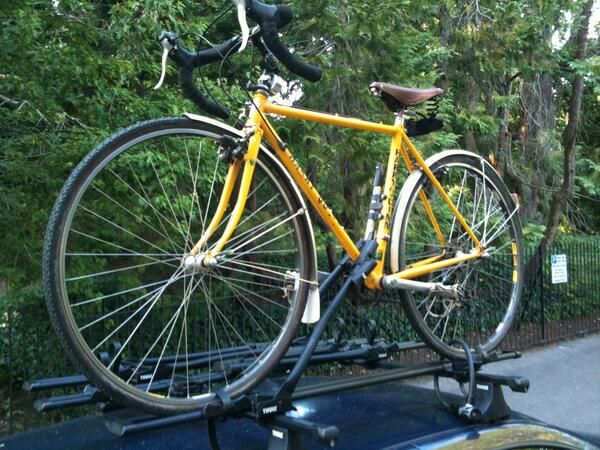 oh my god twitter doesn’t include alt text from images in their API