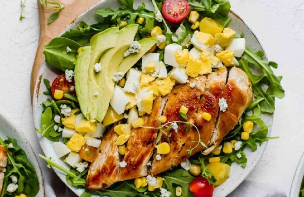 Sweet Spicy Chicken Cobb Salad | FoodWage