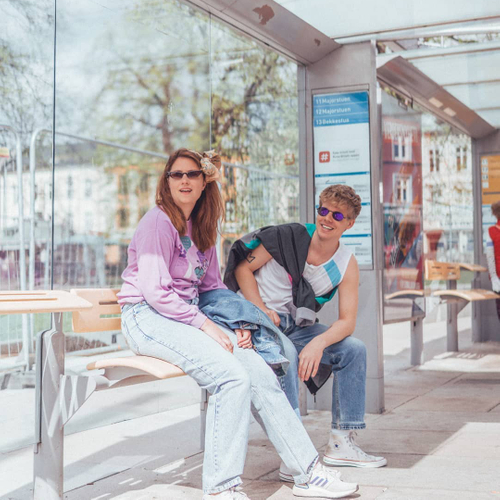 Vi fikk inn masse sommerklær denne uka! Shorts, crewneck, t-shirts etc
#firstpick #vintagewear #vintage #vintageshades #shades #visitløkka #localshop