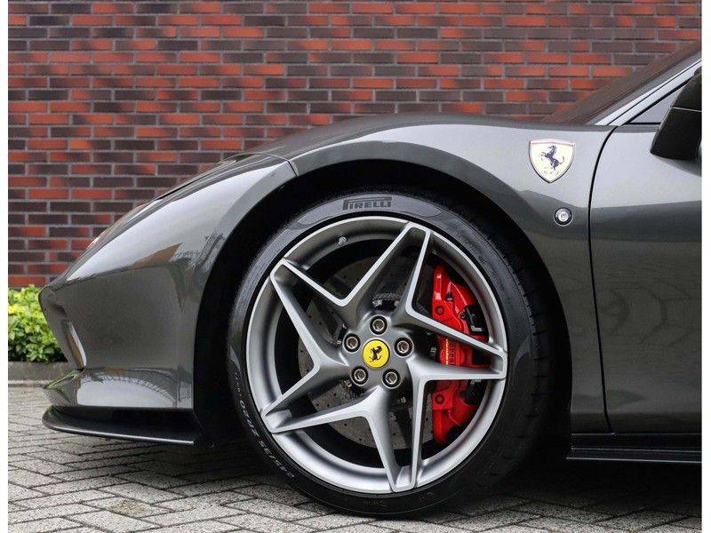 Ferrari F8 Tributo *Carbon*Lift*LED*Passenger display*Camera* afbeelding 8