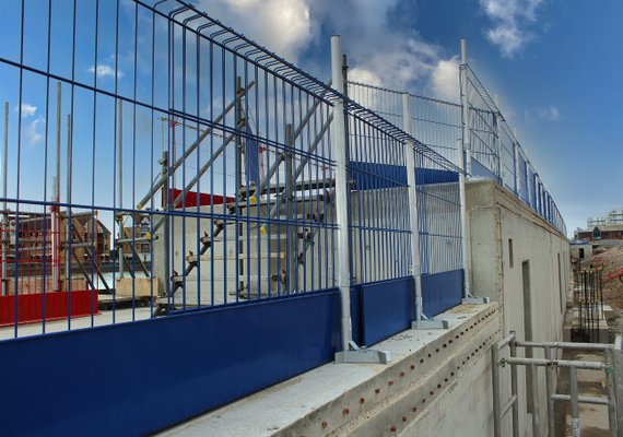 Edge protection barriers multi level