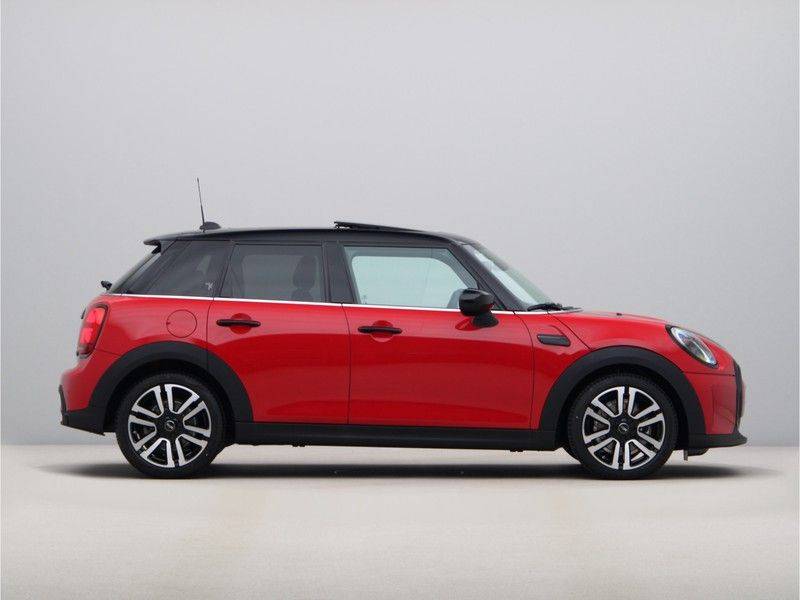 MINI 5-deurs Cooper MINI Yours Aut. afbeelding 8