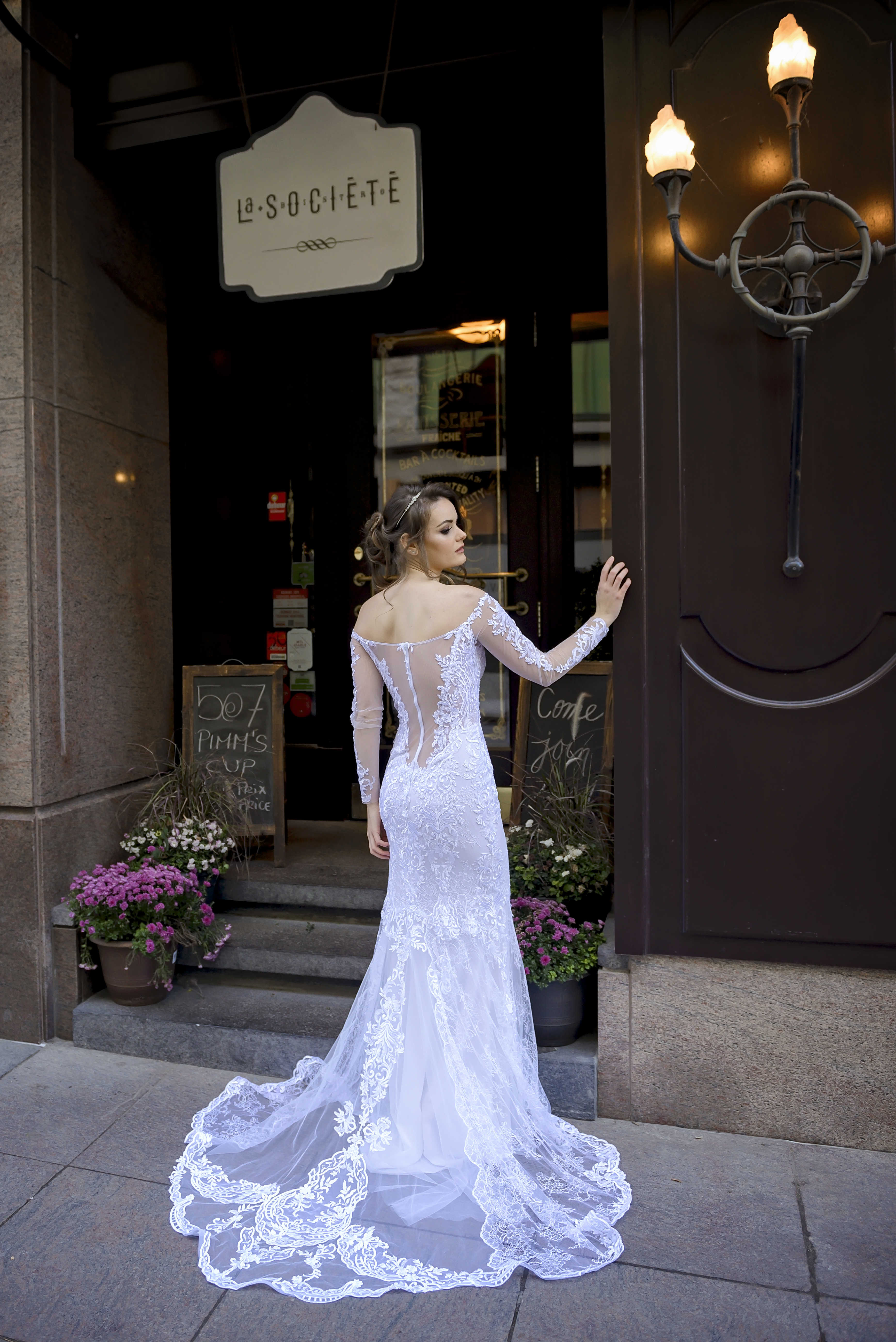 Lilia Haute Couture Boutique de Robes de Mariée Sur Mesure Montréal