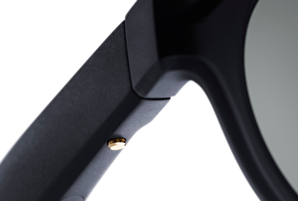 Close up image of Bose Frames with AR technology