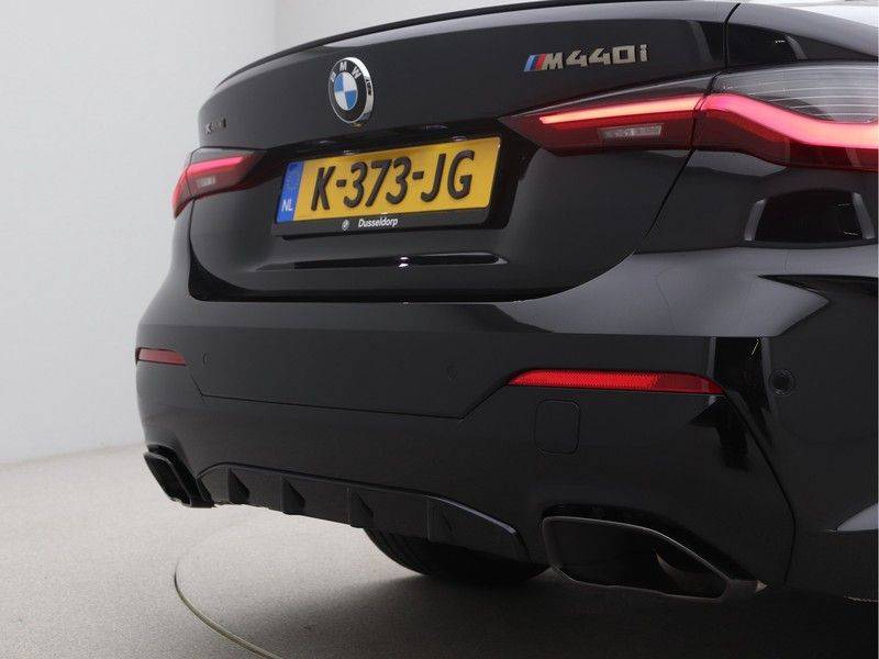 BMW 4 Serie Coupé M440i xDrive High Executive Automaat afbeelding 24