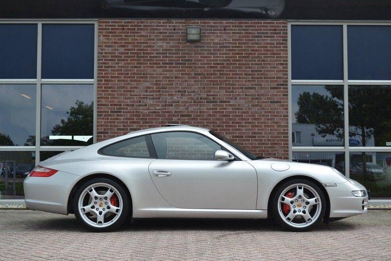 Porsche 911 Coupé 3.8 Carrera S 997 - dealer o/h - unieke kms afbeelding 12