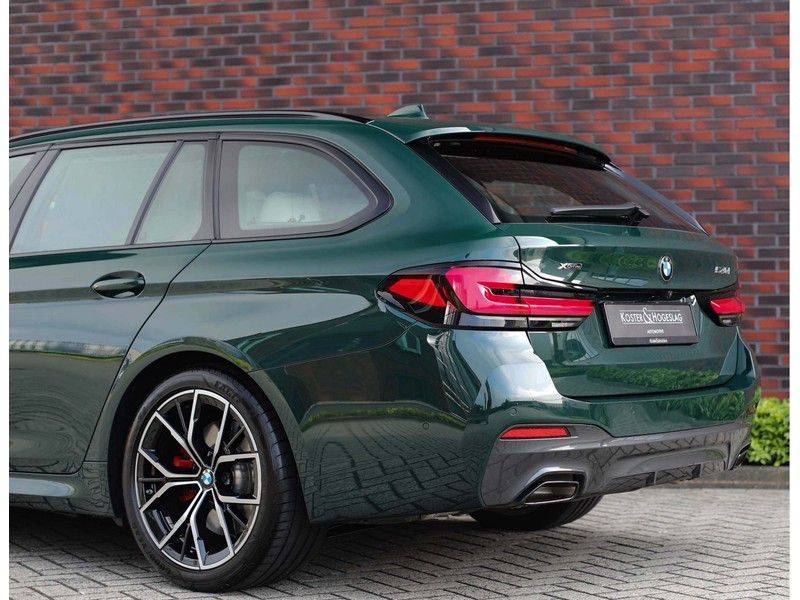 BMW 5 Serie 540i x-Drive *British Racing Green*HUD*Pano*Trekhaak* afbeelding 12