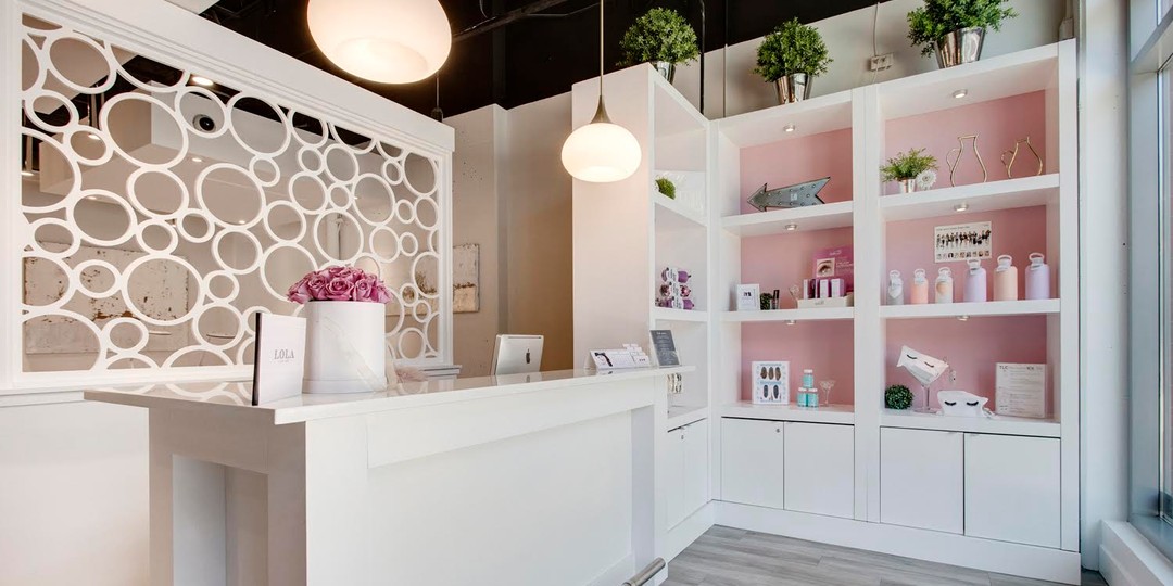 Eyelash Extensions Calgary & Kelowna Classic, Hybrid, & Volume Lashes