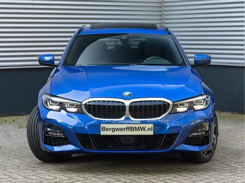 BMW 3 Serie Touring 330e xDrive M-Sport - Panorama - Active Cruise - Harman Kardon - Camera afbeelding 5