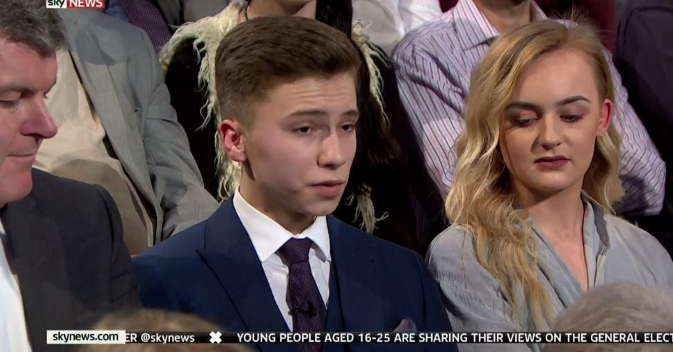 oh my god twitter doesn’t include alt text from images in their API