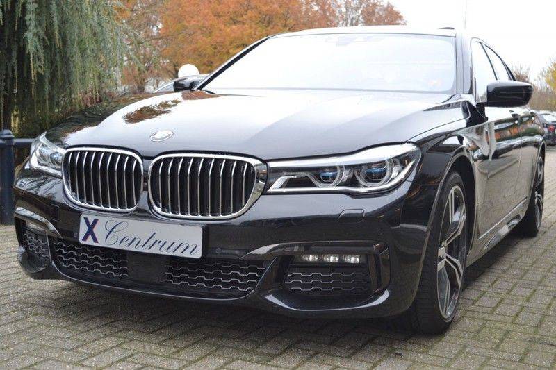 BMW 7 Serie 740d xDrive M sportpakket NP €165.000 afbeelding 1