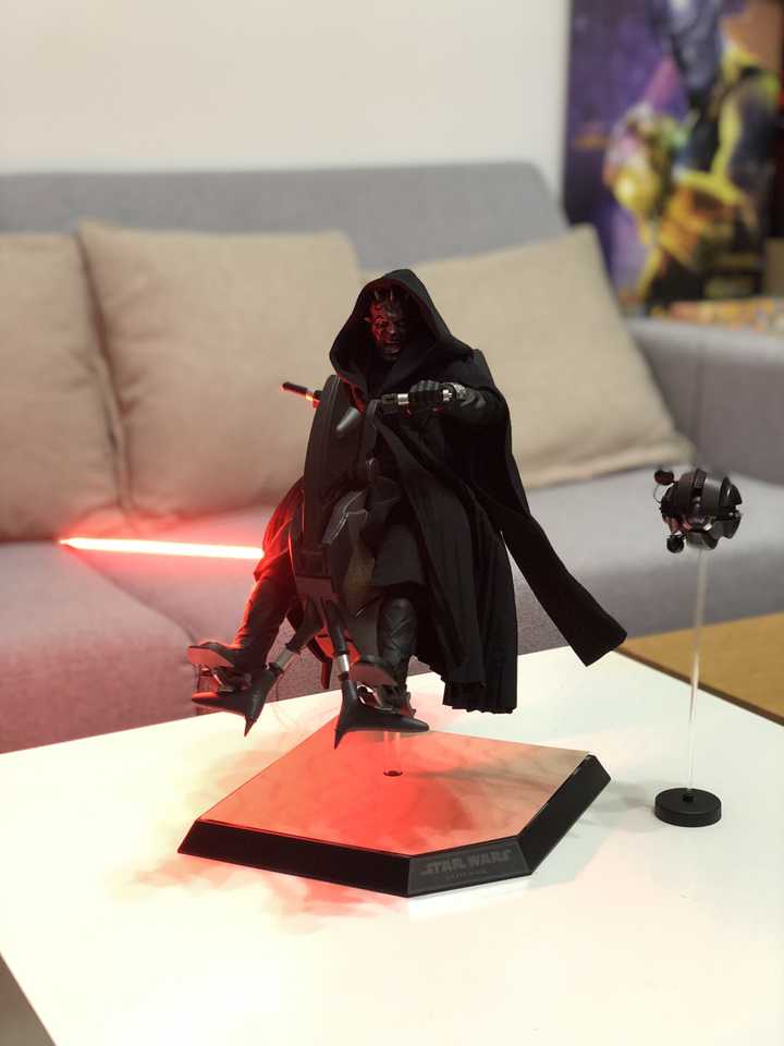 Hot toys darth maul with hot sale sith speeder