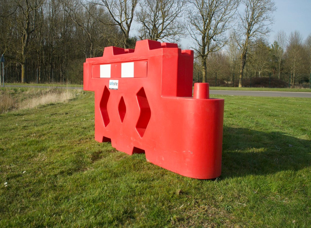 Bison red barrier