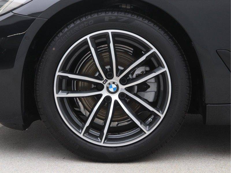 BMW 5 Serie Sedan 520i High Executive M-Sport Automaat afbeelding 19