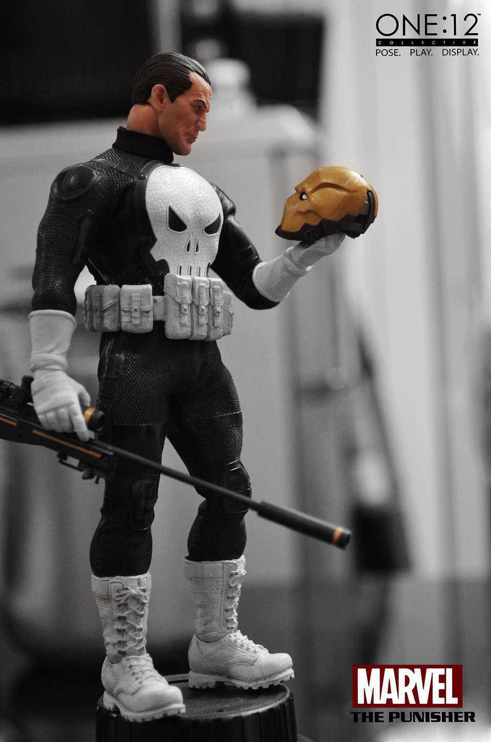 Mezco Six Inch Blade