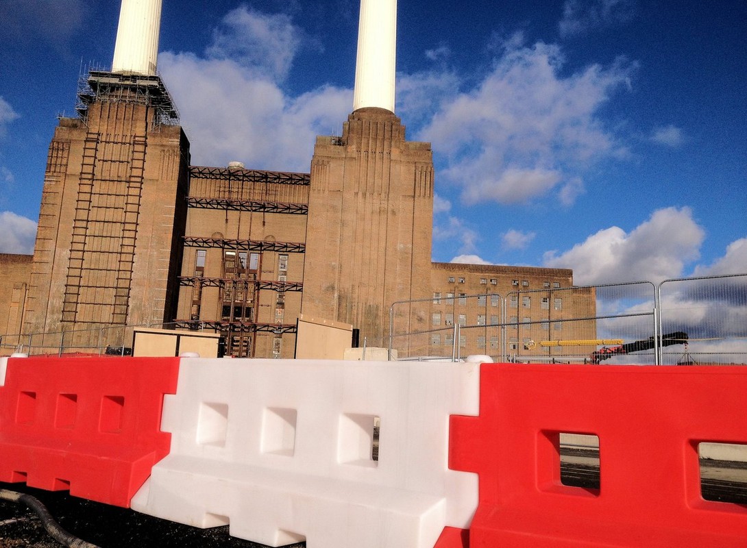 GB2 Barriers at Battersea Power Station