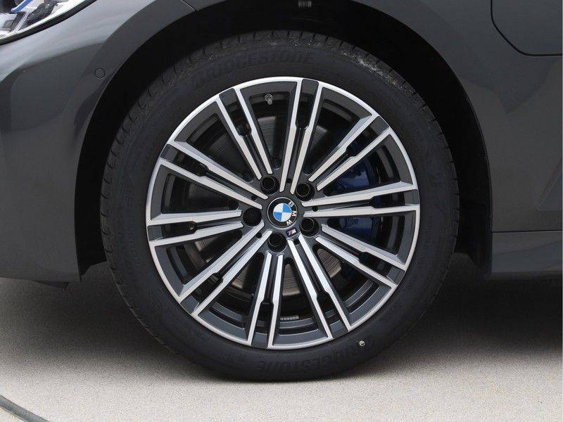 BMW 3 Serie Touring 330e xDrive High Executive Model M Sport afbeelding 24