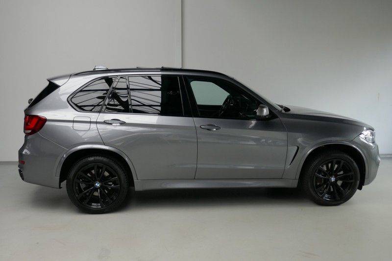 BMW X5 M50d B&O - Panoramadak afbeelding 4