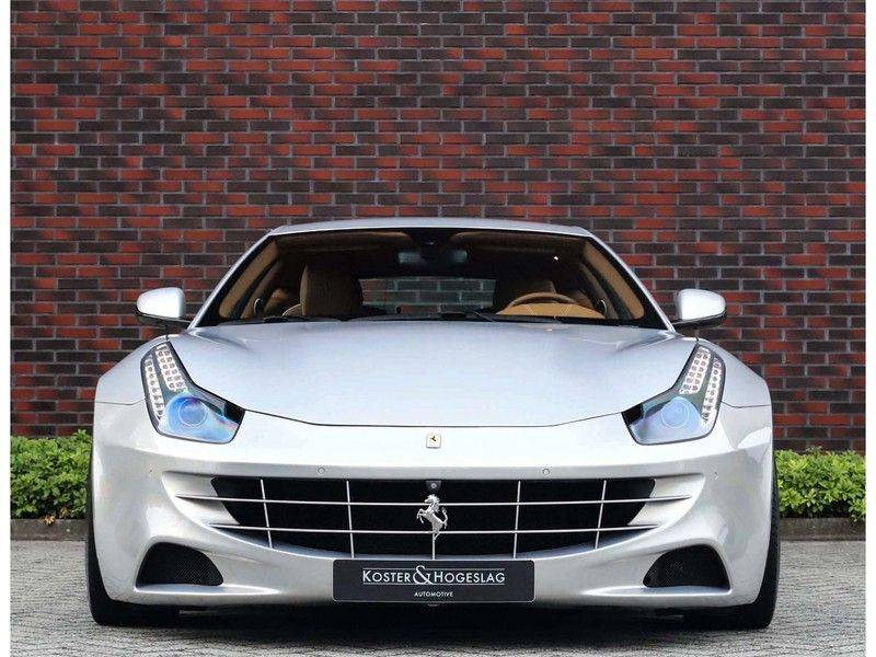 Ferrari FF 6.3 V12 *Atelier car*Suspension lift*Camera’s*Import Zwisterland* afbeelding 15