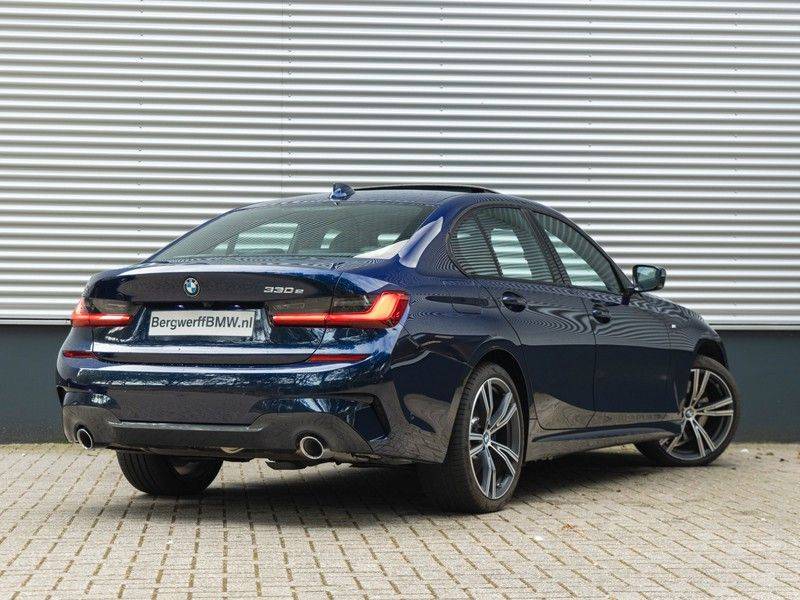 BMW 3 Serie 330e M-Sport - Individual - Dak - ACC - Harman Kardon - Trekhaak afbeelding 2