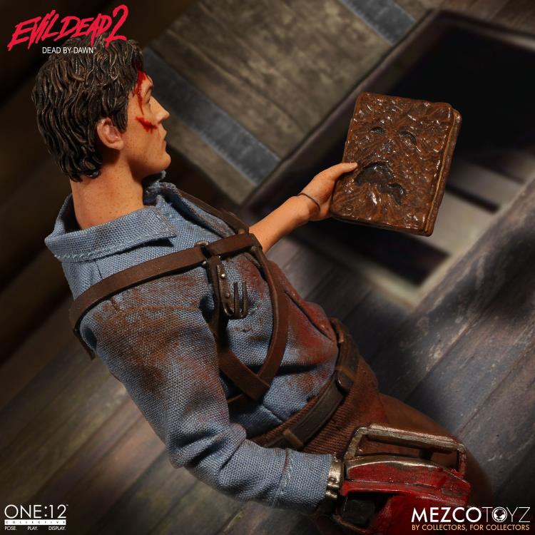 Mezco Toyz Evil Dead 2 One:12 Collective Ash