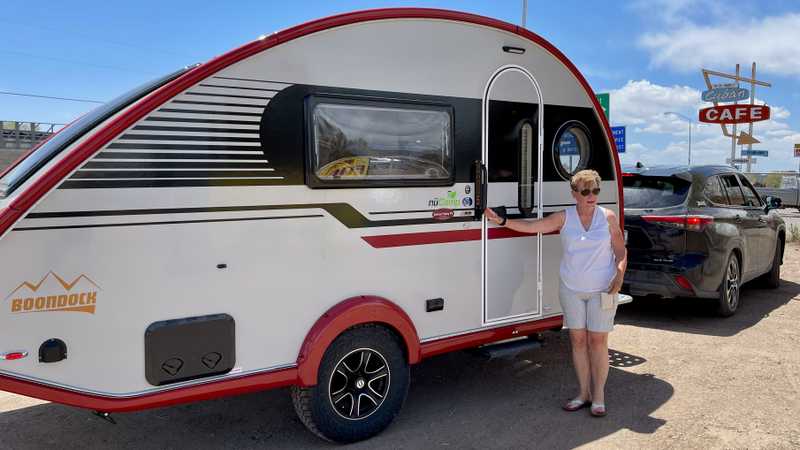 Taxilady shows off her camper