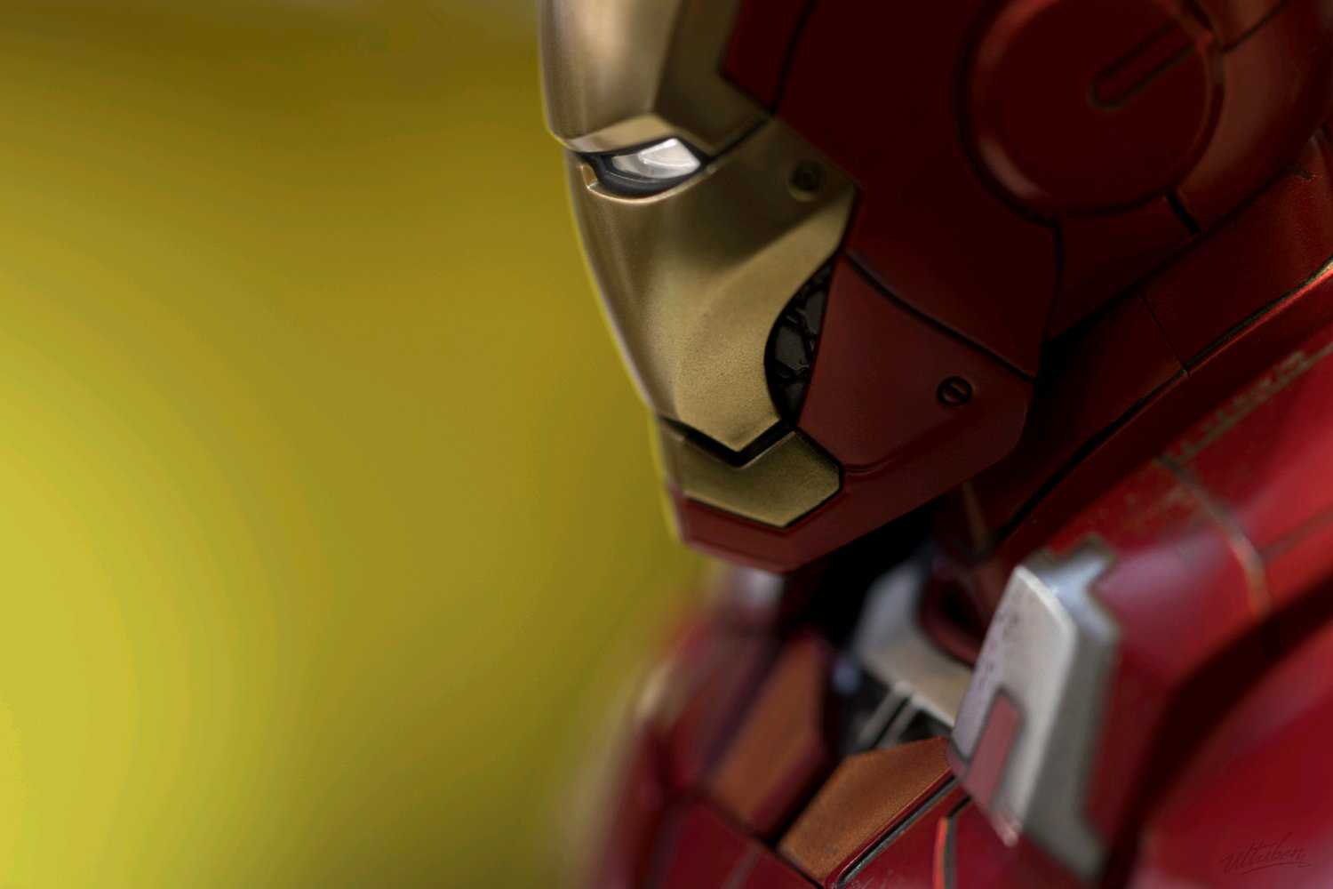 Hot Toys Metal Iron Man Mark VII