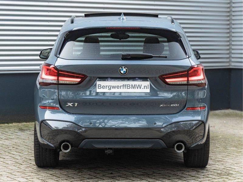 BMW X1 xDrive20i High Executive - M-Sport - Memoryzetel - Trekhaak - Panorama afbeelding 5