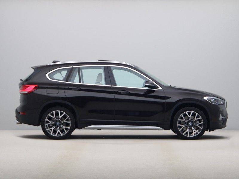 BMW X1 sDrive20i High Executive xLine afbeelding 8