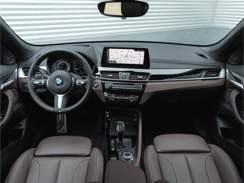 BMW X1 xDrive20i High Executive - M-Sport - Memoryzetel - Trekhaak - Harman Kardon afbeelding 13