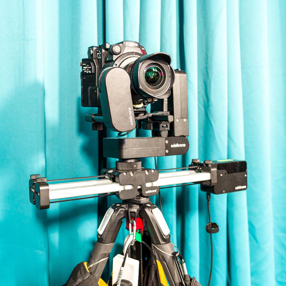 Image for Canon C200 with Edelkrone slider with tripod kit 2 hero section